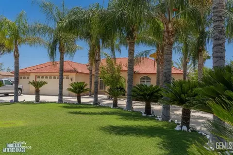 5717 Oasis Ave, Bakersfield, CA 93307