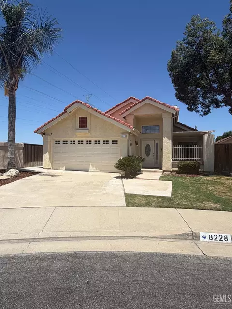 8228 Norfolk Ct, Bakersfield, CA 93311