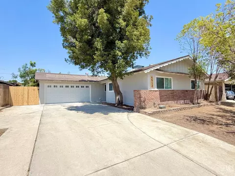 4512 Knoll Dr, Bakersfield, CA 93308