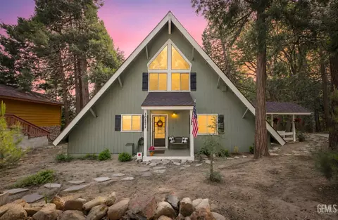 10821 Ponderosa Dr, Wofford Heights, CA 93285