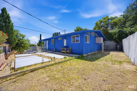 Exterior - 511 Harding Ave, Taft, CA 93268 photo 5 of 5