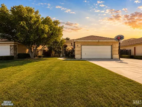 5204 Clover Mountain St, Bakersfield, CA 93313