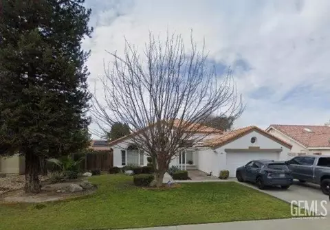 8501 Tamworth St, Bakersfield, CA 93313