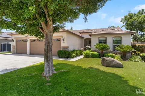 10307 Yesterdays Dr, Bakersfield, CA 93312
