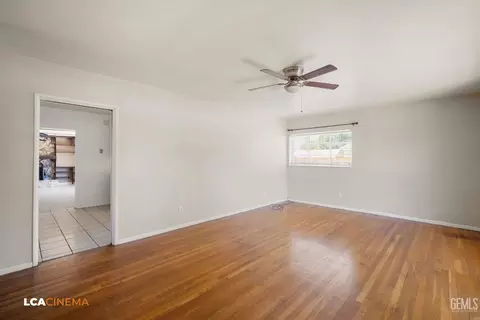 Living - 295 Elm St, Shafter, CA 93263 photo 2 of 4