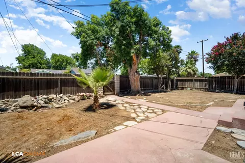 Exterior - 295 Elm St, Shafter, CA 93263 photo 4 of 7