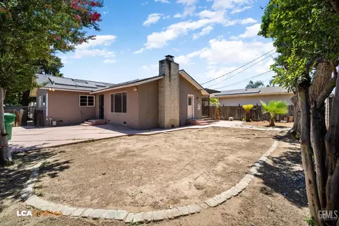 Exterior - 295 Elm St, Shafter, CA 93263 photo 5 of 7