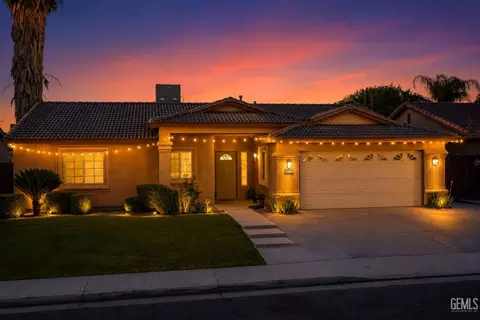 5112 La Pinta Maria Dr, Bakersfield, CA 93307