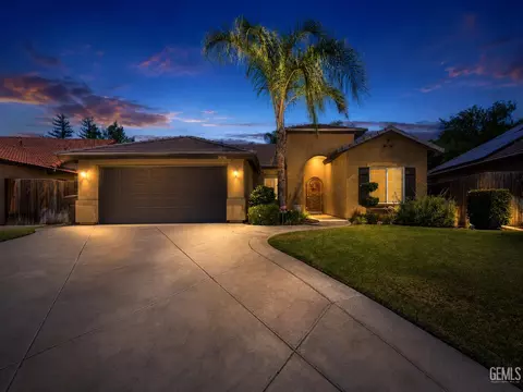 10406 Pepperwood Dr, Bakersfield, CA 93311