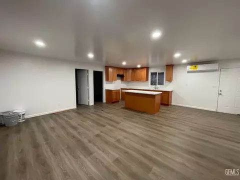 16 Torrey Pine Ln, Bakersfield, CA 93308 photo 3