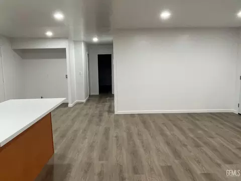 16 Torrey Pine Ln, Bakersfield, CA 93308 photo 4
