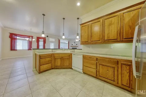 Kitchen - 23780 Coyote Ct, Tehachapi, CA 93561 photo 2 of 3