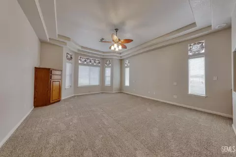 Living - 23780 Coyote Ct, Tehachapi, CA 93561 photo 6 of 7