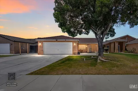 128 W Pilot Ave, Bakersfield, CA 93308