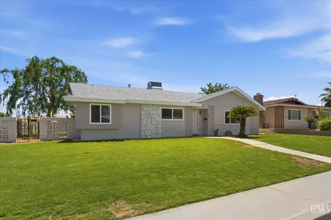 Exterior - 101 Irene St, Taft, CA 93268 photo 2 of 8
