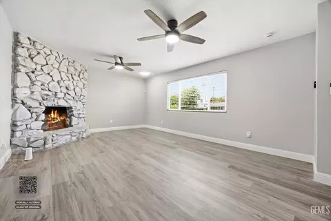Living - 101 Irene St, Taft, CA 93268 photo 1 of 7