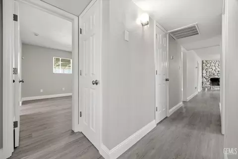Entry Way - 101 Irene St, Taft, CA 93268 photo 3 of 3