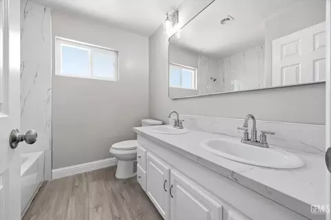 Bath - 101 Irene St, Taft, CA 93268 photo 3 of 4