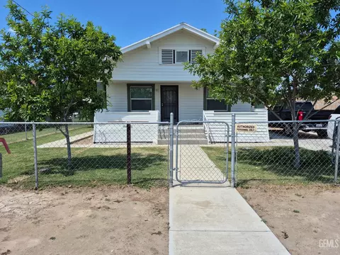 221 Hughes Ln, Bakersfield, CA 93304