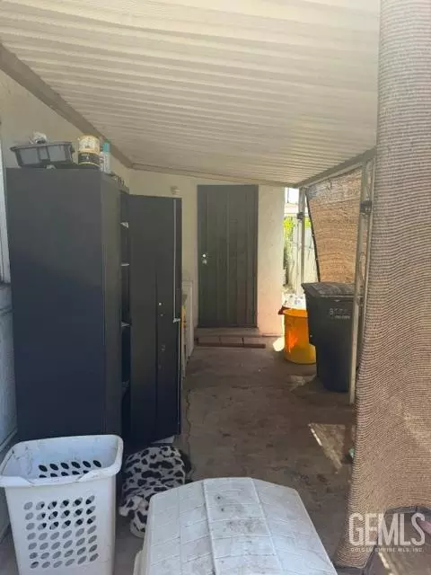 Entry Way - 320 9th Ave, Delano, CA 93215 photo 1 of 2