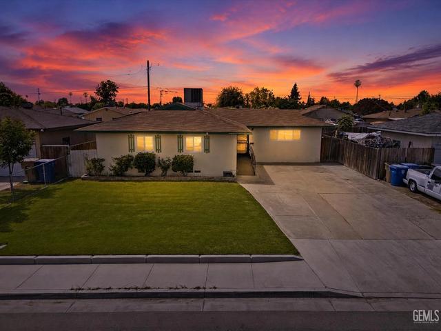 1301 Antonia Way, Bakersfield, CA 93304