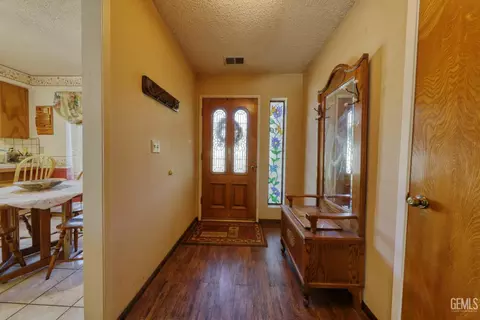 Entry Way - 28220 Black Gold Way, Tehachapi, CA 93561 photo 1 of 3