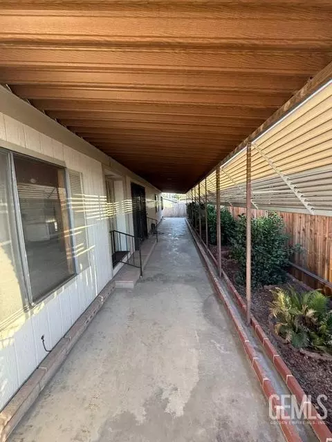 Entry Way - 505 45th St, Bakersfield, CA 93301 photo 1 of 2