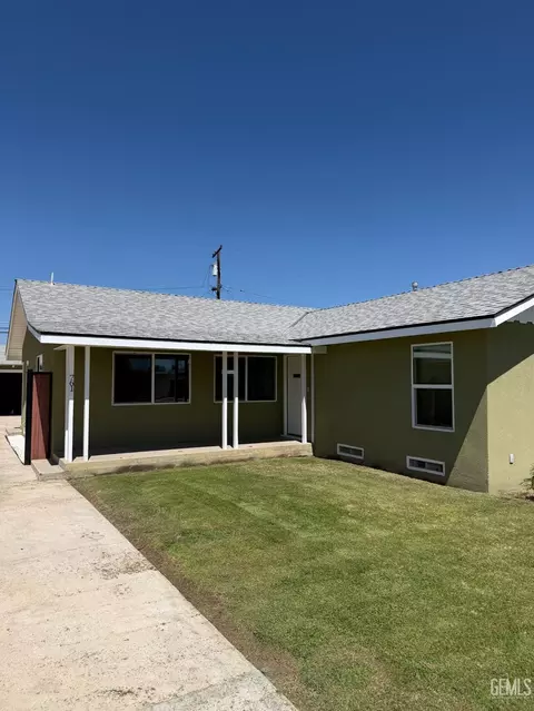 761 3rd St, Mcfarland, CA 93250