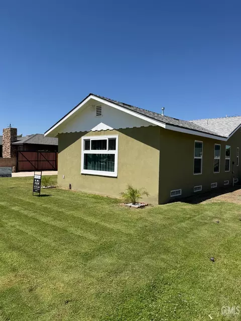 Exterior - 761 3rd St, Mcfarland, CA 93250 photo 2 of 4