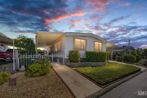 90 Eagle Ln, Bakersfield, CA 93308