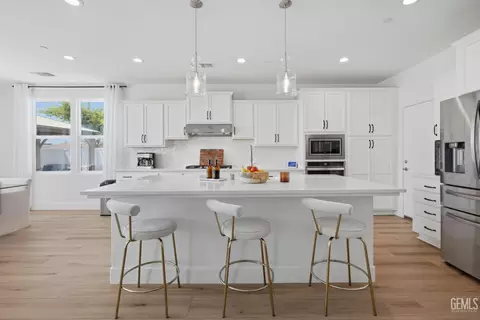 Kitchen - 2023 Risborough Ct, Bakersfield, CA 93311 photo 2 of 6