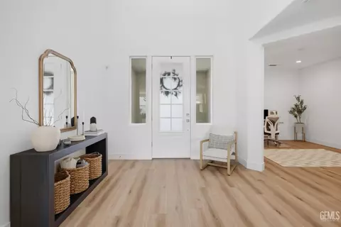 Entry Way - 2023 Risborough Ct, Bakersfield, CA 93311 photo 3 of 6