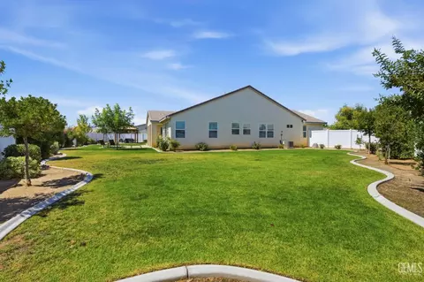 Exterior - 2023 Risborough Ct, Bakersfield, CA 93311 photo 16 of 19