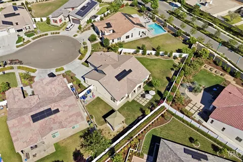 View/Area - 2023 Risborough Ct, Bakersfield, CA 93311 photo 2 of 5