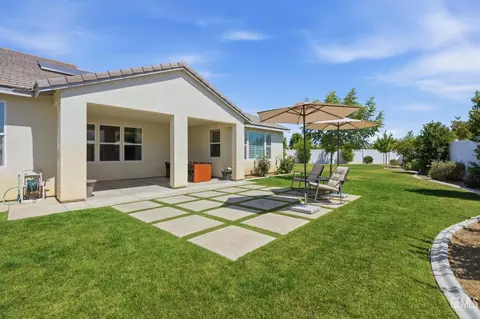 Exterior - 2023 Risborough Ct, Bakersfield, CA 93311 photo 11 of 19