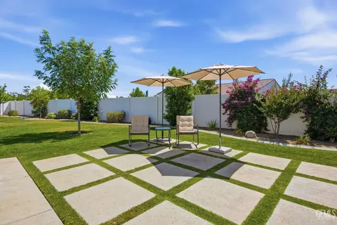Exterior - 2023 Risborough Ct, Bakersfield, CA 93311 photo 6 of 19