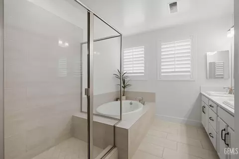 Bath - 2023 Risborough Ct, Bakersfield, CA 93311 photo 1 of 3