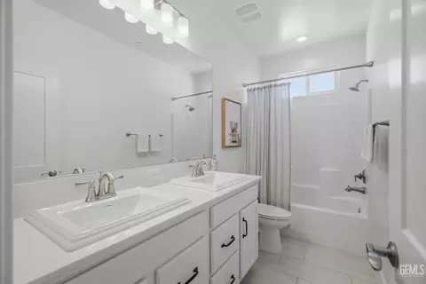 Bath - 2023 Risborough Ct, Bakersfield, CA 93311 photo 3 of 3