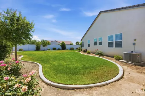 Exterior - 2023 Risborough Ct, Bakersfield, CA 93311 photo 17 of 19