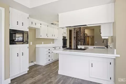 Kitchen - 5306 Deville Ct, Bakersfield, CA 93308 photo 6 of 6
