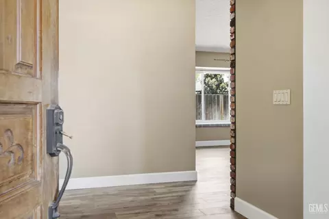 Entry Way - 5306 Deville Ct, Bakersfield, CA 93308 photo 1 of 7