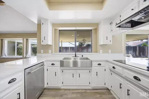 Kitchen - 5306 Deville Ct, Bakersfield, CA 93308 photo 1 of 6