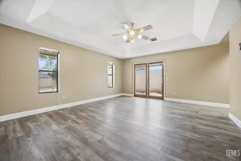 Living - 5306 Deville Ct, Bakersfield, CA 93308 photo 13 of 13