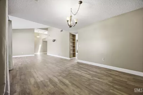 Living - 5306 Deville Ct, Bakersfield, CA 93308 photo 5 of 13