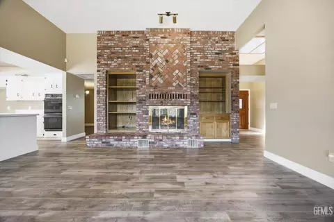 Living - 5306 Deville Ct, Bakersfield, CA 93308 photo 9 of 13