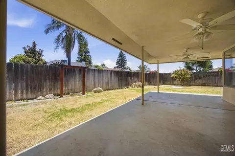 Exterior - 5306 Deville Ct, Bakersfield, CA 93308 photo 6 of 12