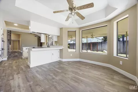 Living - 5306 Deville Ct, Bakersfield, CA 93308 photo 12 of 13