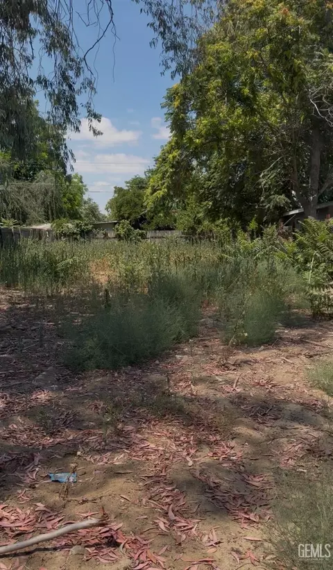 8122 Halleluiah St, Bakersfield, CA 93307