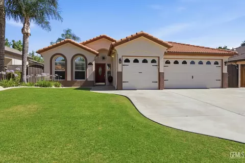 9810 Autumn Serenade Ct, Bakersfield, CA 93312