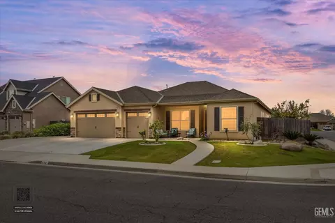9321 Riviera Del Sol Dr, Bakersfield, CA 93314